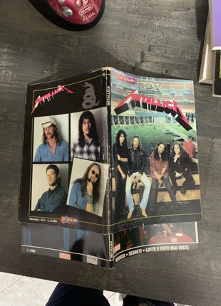 Libro - Metallica, marque: Metallica, état: Très bon état, 5,50 €, 6,48 € Protection acheteurs incluse