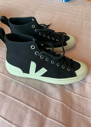 Veja nova high top sneakers, brand: Veja, condition: Very good, size: 6, £30.00, £32.20 includes Buyer Protection