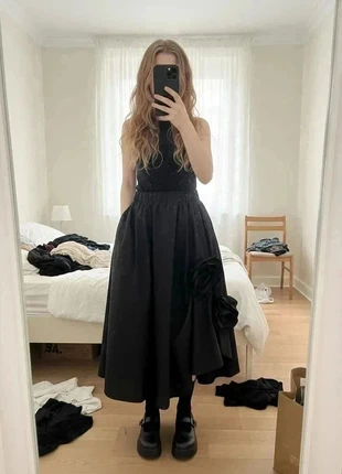 jupe mi-longue noire asymétrique avec fleur 3d #089, marque: Atelier Ombre, état: Très bon état, taille: M / 38 / 10, 48,99 €, 52,14 € Protection acheteurs incluse