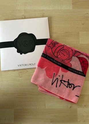 Viktor & Rolf sjaaltje dames women scarf giftset, merk: Viktor & Rolf, staat: Nieuw met prijskaartje, € 15,00, € 16,45 inclusief Kopersbescherming