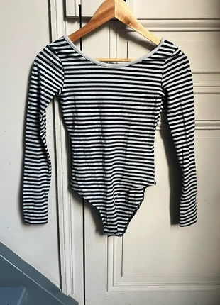 Blet Rayé Noir & Blanc H&M Manches Longues Dos Nu Croisé, brand: H&M, condizioni: Ottime, taglia: XS / IT 38 / EU 34, €6.00, €7.00 include la Protezione acquisti