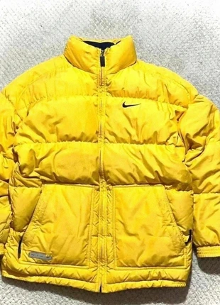 Doudoune Nike jaune vintage - Taille L enfant, marca: Nike, estado: Bom, tamanho: L, €39.90, €42.60 inclui Proteção do Comprador