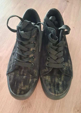 Basket pointure 36 miss liberto noir reflet doré, marque: Miss Liberto, état: Très bon état, taille: 36, 7,00 €, 8,05 € Protection acheteurs incluse