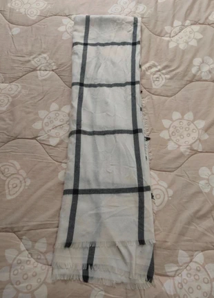 Sciarpa bianca a quadri neri e grigi stile vintage, marke: Vintage Dressing, zustand: Sehr gut, 8,00 €, 9,10 € inklusive Vinted-Käuferschutz