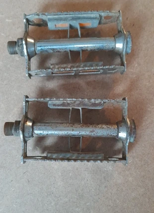 Pédales chromées, état: Bon état, 5,00 €, 5,95 € Protection acheteurs incluse