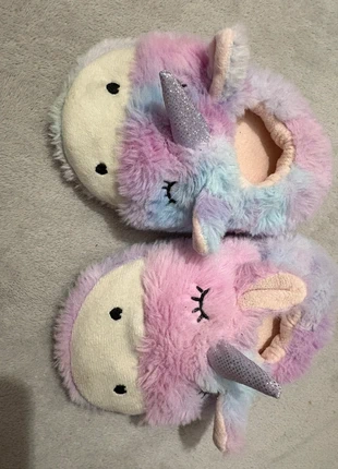 Pantoufle licorne, état: Très bon état, taille: 27, 2,00 €, 2,80 € Protection acheteurs incluse