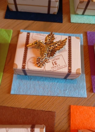 Broche avec la boîte, marca: luxe.fr, estado: Muito bom, €5.00, €5.95 inclui Proteção do Comprador Pro