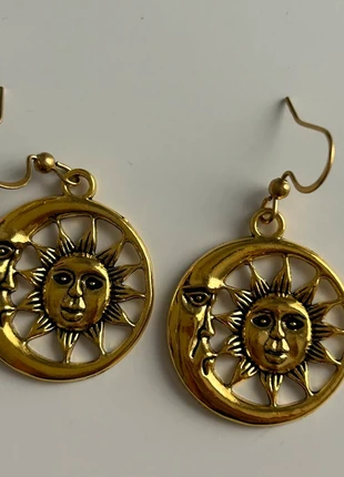 pendientes dorados sol y luna, staat: Nieuw met prijskaartje, € 10,00, € 11,20 inclusief Kopersbescherming