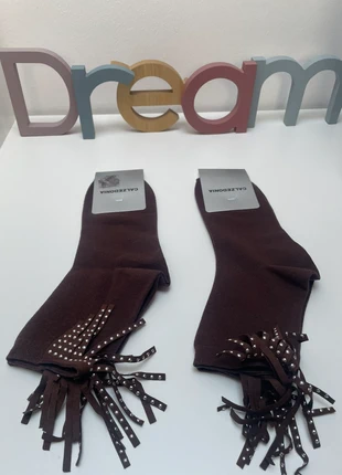 2 paia di calzetti con frange TU, brand: Calzedonia, condizioni: Nuovo con cartellino, taglia: Taglia unica, €8.00, €9.10 include la Protezione acquisti
