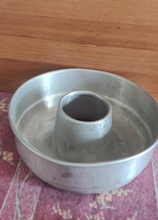 Ancien moule rond à gâteaux, staat: Goed, € 4,00, € 4,90 inclusief Kopersbescherming