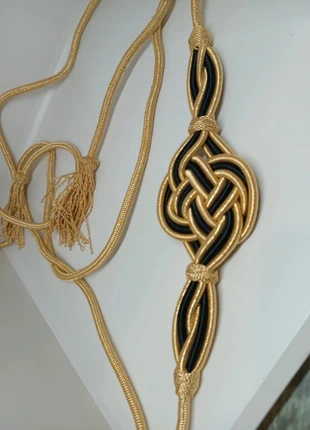 Neuve jamais portée Ceinture avec cordon pour ajuster la taille
pour caftan tekchita ou autre, estado: Muy bueno, tamaño: Ajustable, 20,00 €, 21,70 € Protección al comprador incluida