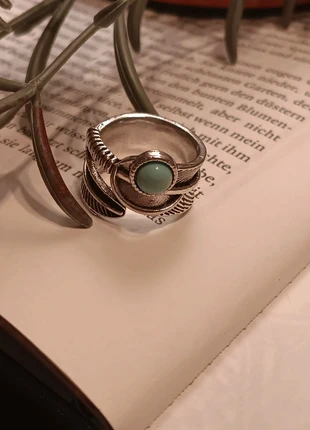Ausgefallener Ring • Boho • Hippie • Stein in Türkis Optik • Modeschmuck, merk: Hippie, staat: Heel goed, maat: 54.3 mm / 17.3 mm Ø, € 4,95, € 5,90 inclusief Kopersbescherming