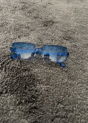 Blauwe zonnebril, staat: Heel goed, € 2,00, € 2,80 inclusief Kopersbescherming