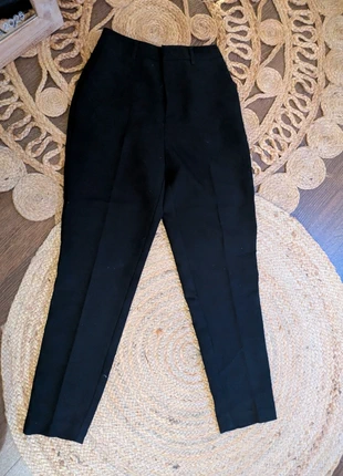 Pantalon droit noir, marque: Kiabi, état: Neuf sans étiquette, taille: S / 36 / 8, 4,00 €, 4,90 € Protection acheteurs incluse