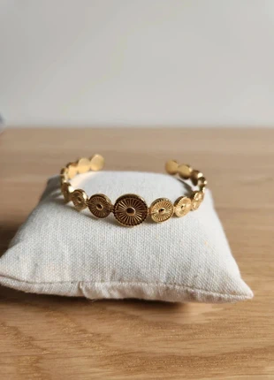 Bracelet manchette acier inoxydable doré ronds vintage, merk: Le Marché, staat: Nieuw zonder prijskaartje, € 8,00, € 9,10 inclusief Kopersbescherming Pro