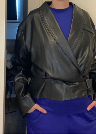 Cropped leather 80s Jacket S, merk: Top Vintage, staat: Heel goed, maat: S / 36 / 8, € 65,00, € 68,95 inclusief Kopersbescherming