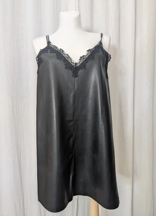 🖤 Robe nuisette ZARA en simili cuir & dentelle – Taille S, marque: Zara, état: Neuf avec étiquette, taille: S / 36 / 8, 19,00 €, 20,65 € Protection acheteurs incluse