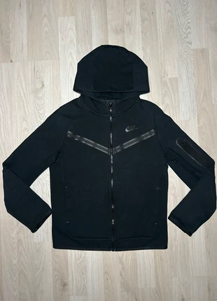 Veste Nike Tech Fleece Noir Taille XS, marque: Nike, état: Très bon état, taille: XS, 27,00 €, 29,05 € Protection acheteurs incluse