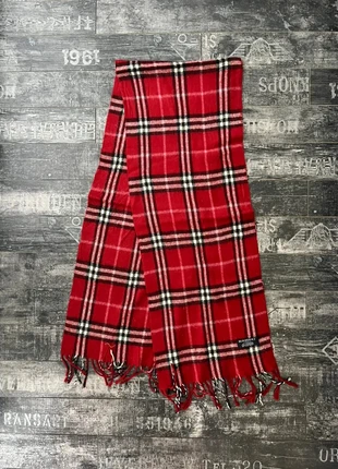 🍓 Écharpe à carreaux Burberry 🍓, marque: Burberry, état: Très bon état, 34,90 €, 37,35 € Protection acheteurs (Pro) incluse