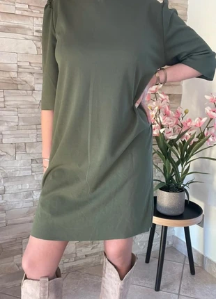 Robe kaki, staat: Nieuw met prijskaartje, maat: Universele maat, € 8,00, € 9,10 inclusief Kopersbescherming