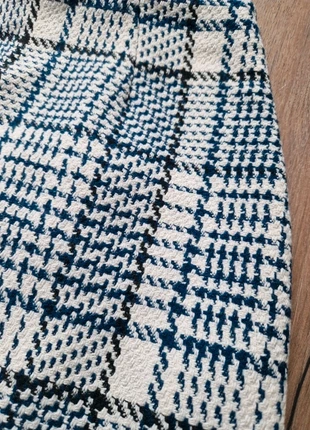 Jupe d'hiver pied de poule balnc bleu noir, merk: H&M, staat: Heel goed, maat: L / 40 / 12, € 5,00, € 5,95 inclusief Kopersbescherming