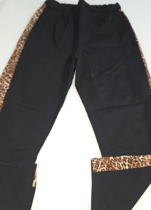 Pantalone con bande laterali animalier, brand: Tezenis, condizioni: Ottime, taglia: S / IT 40 / EU 36, €5.00, €5.95 include la Protezione acquisti