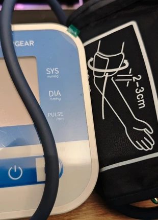 Silvergear bovenarm Bloeddruk meter, brand: silvergear, condizioni: Ottime, €10.00, €11.20 include la Protezione acquisti