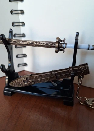 Spada estraibile metallo 12cm + porta spada, merk: Katana, staat: Nieuw met prijskaartje, € 16,00, € 17,50 inclusief Kopersbescherming