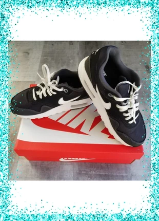 Nike Air Max noires et blanches pointure 38, marke: Nike Air, zustand: Gut, größe: 38, 40,00 €, 42,70 € inklusive Vinted-Käuferschutz