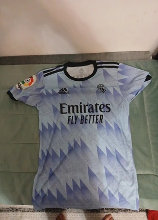 Maillot du réal Madrid flocer benzema, marque: adidas, état: Très bon état, taille: L, 8,00 €, 9,10 € Protection acheteurs incluse