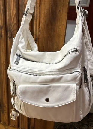 Sac hobo blanc multi-poches, brand: Vintage Love, condition: Very good, €54.00, €57.40 includes Buyer Protection Pro