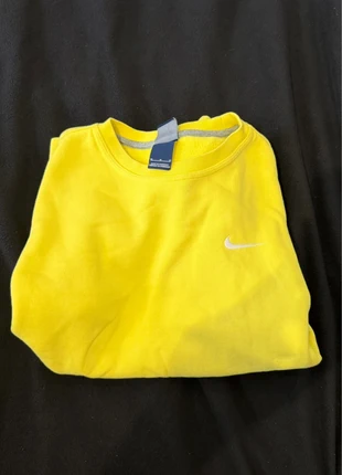 sweat nike jaune, marque: Nike, état: Très bon état, taille: M, 20,00 €, 21,70 € Protection acheteurs incluse