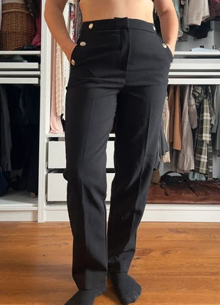 Schwarze Stoffhose C&A mit Goldknöpfen High Waist Gr 38 gerade Eleganz Business, marke: C&A, zustand: Neu, mit Etikett, größe: M / 38 / 10, 15,00 €, 16,45 € inklusive Vinted-Käuferschutz