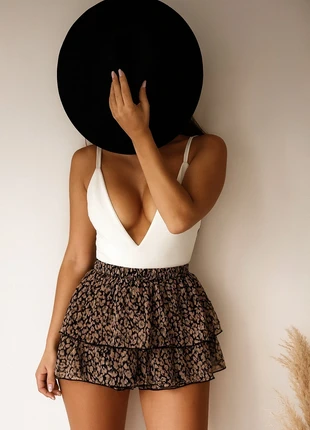 Jupe-short fleuri à volants – Taille unique – Une vraie pépite 🌸, marke: Made In Italy, zustand: Neu, größe: Einheitsgröße, 10,00 €, 11,20 € inklusive Vinted-Käuferschutz