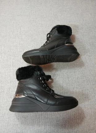 Bottines noires Liu Jo à plateforme avec fourrure et détails métalliques Pointure 38, merk: Liu Jo, staat: Heel goed, maat: 38, € 48,00, € 51,10 inclusief Kopersbescherming Pro