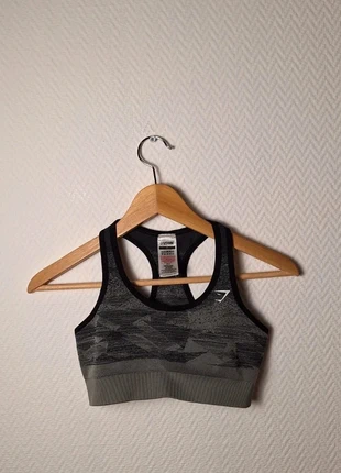 Brassière gymshark taille S couleur noir et gris à motifs, brand: Gymshark, condizioni: Ottime, taglia: S, €13.00, €14.35 include la Protezione acquisti Pro