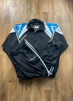 Ensemble Adidas Vintage années 2000 Taille L - Noir, blanc, bleu - Très bon état, merk: adidas, staat: Heel goed, maat: L, € 42,00, € 44,80 inclusief Kopersbescherming