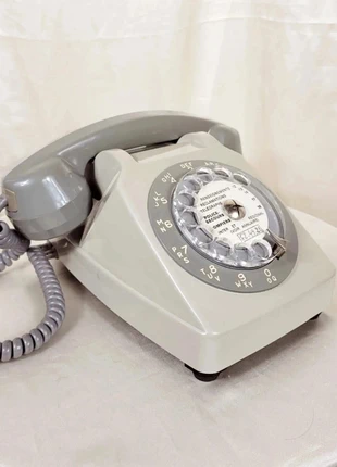 Téléphone vintage Socotel gris 70s seventies electronics mid phone home decor old money, marque: Vintage Chic, état: Très bon état, 32,00 €, 34,30 € Protection acheteurs incluse