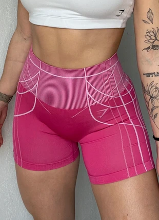 Short Gymshark, brand: Gymshark, condizioni: Nuovo senza cartellino, taglia: XS / IT 38 / EU 34, €25.00, €26.95 include la Protezione acquisti Pro