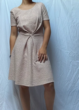 Robe de soirée dos nu rose à paillettes morgan taille 34/XS en très bon état, marque: Morgan, état: Très bon état, taille: XS / 34 / 6, 12,00 €, 13,30 € Protection acheteurs incluse