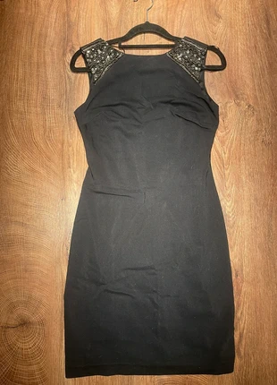 Jolie robe noire pour les fêtes - Zara, marque: Zara, état: Très bon état, taille: S / 36 / 8, 8,00 €, 9,10 € Protection acheteurs incluse