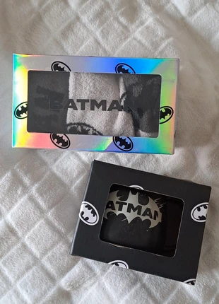 conjunto de presente oficial do Batman que inclui uma caneca e 3 pares de meias., marca: Batman, estado: Novo com etiquetas, €25.00, €26.95 inclui Proteção do Comprador