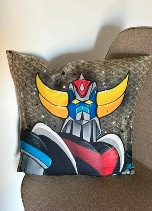 Housse de coussin Goldorak, état: Très bon état, taille: 45 x 45 cm, 8,00 €, 9,10 € Protection acheteurs (Pro) incluse