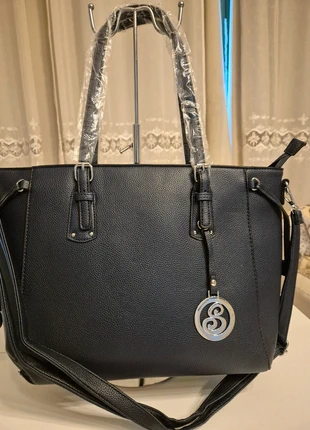 Borsa tote in ecopelle blu – Eleganza moderna e praticità quotidiana!, brand: Sara Borse, condizioni: Nuovo con cartellino, €10.00, €11.20 include la Protezione acquisti Pro