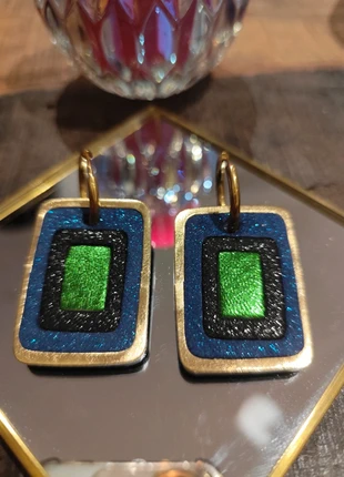 Boucles d'oreilles en cuirs, marque: les bijoux Pao, état: Neuf sans étiquette, 12,00 €, 13,30 € Protection acheteurs incluse