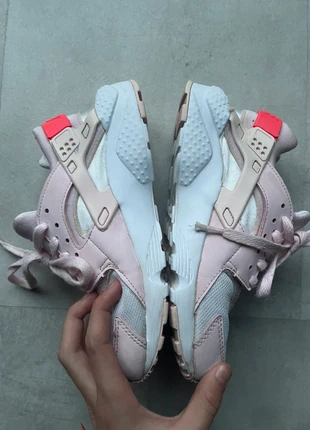 Nike Huarache Run Pink en taille 36 en très bon état, marca: Nike, estado: Muy bueno, tamaño: 36, 25,00 €, 26,95 € Protección al comprador incluida