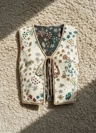 Gilet sans manches brodé fleuri – style bohème folk vintage, marke: Rodeva, zustand: Sehr gut, größe: S / 36 / 8, 32,99 €, 35,34 € inklusive Vinted-Käuferschutz