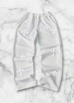 Pantalon de survêtement / Jogging blanc à croix brodées, taille M, style streetwear y2k, marque: y2k, état: Très bon état, taille: M, 40,00 €, 42,70 € Protection acheteurs (Pro) incluse