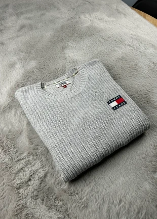Pull Tommy Jeans gris en maille M, brand: Tommy Jeans, condizioni: Ottime, taglia: M, €29.00, €31.15 include la Protezione acquisti Pro