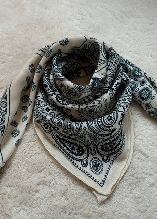 Foulard carré viscose imprimé, marca: Boutique Parisienne, estado: Muito bom, €9.90, €11.10 inclui Proteção do Comprador Pro